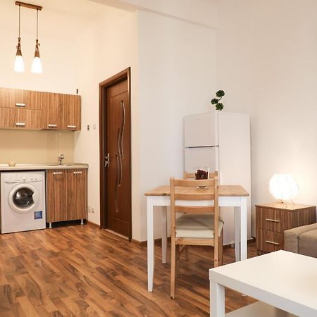 Ultracentral Apartament With Balcony - Old Town بوخارست المظهر الخارجي الصورة