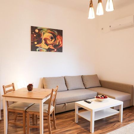 Ultracentral Apartament With Balcony - Old Town بوخارست المظهر الخارجي الصورة
