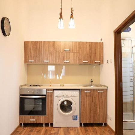 Ultracentral Apartament With Balcony - Old Town بوخارست المظهر الخارجي الصورة