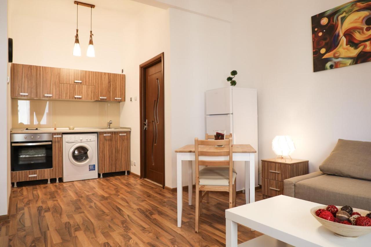 Ultracentral Apartament With Balcony - Old Town بوخارست المظهر الخارجي الصورة