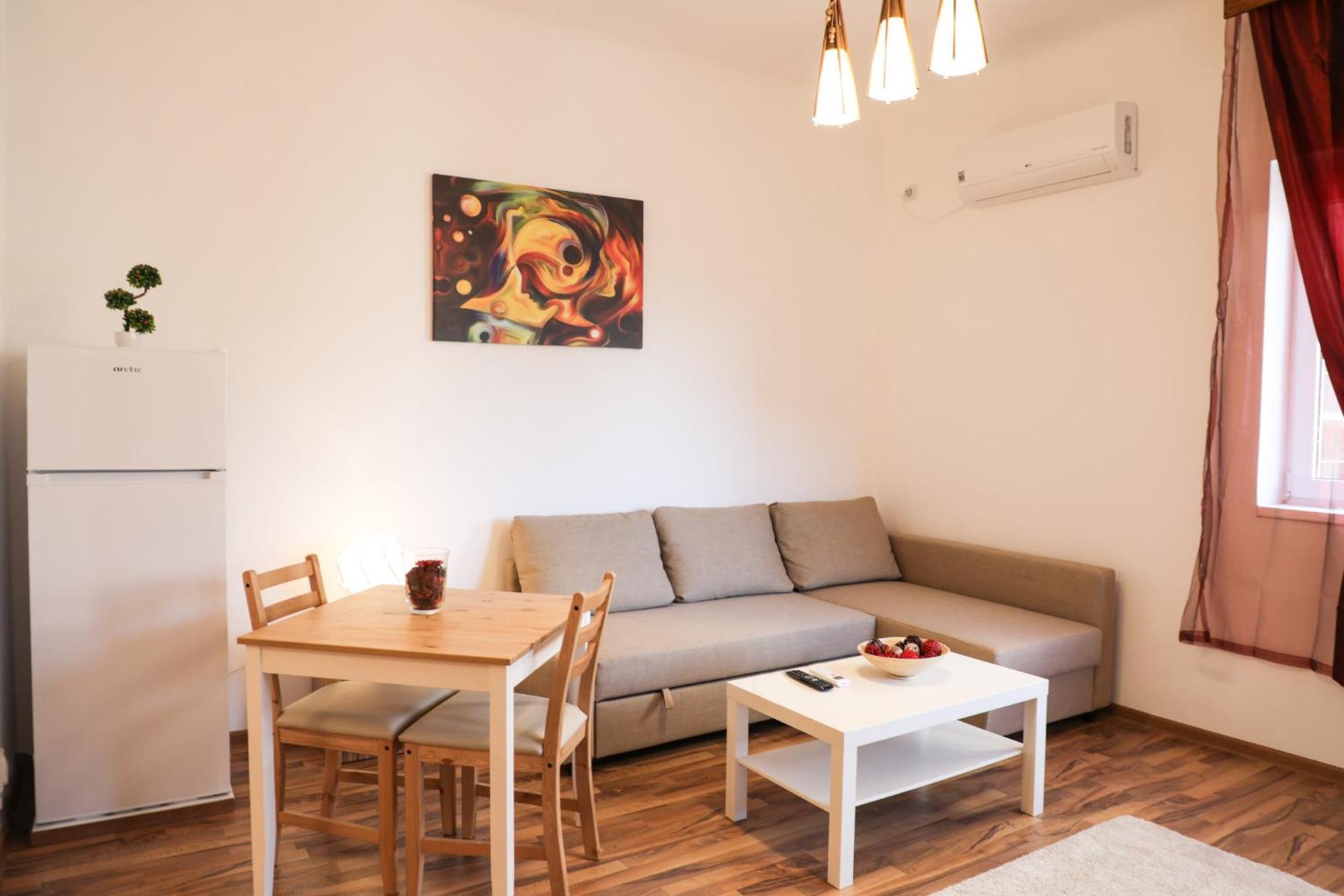 Ultracentral Apartament With Balcony - Old Town بوخارست المظهر الخارجي الصورة
