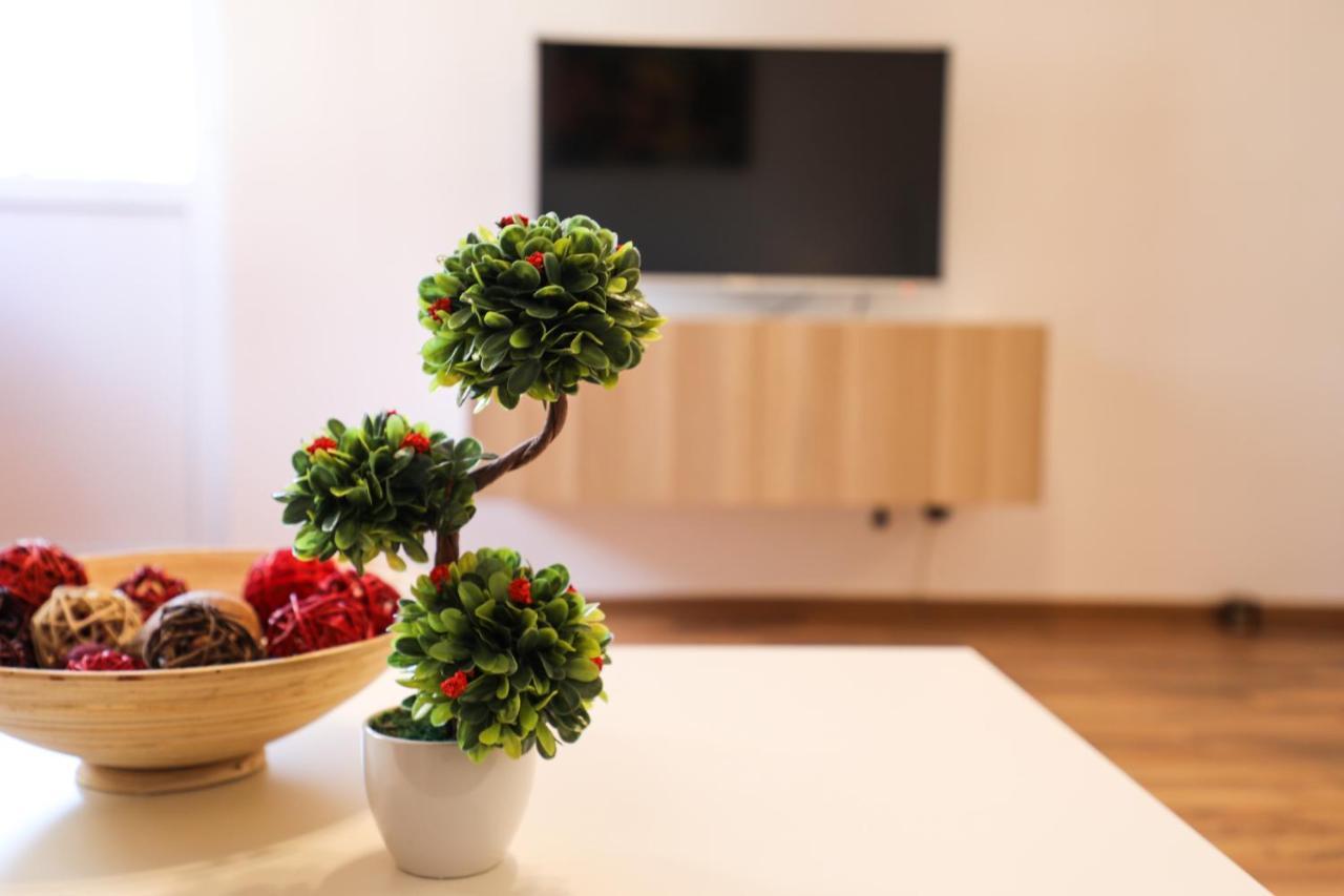 Ultracentral Apartament With Balcony - Old Town بوخارست المظهر الخارجي الصورة