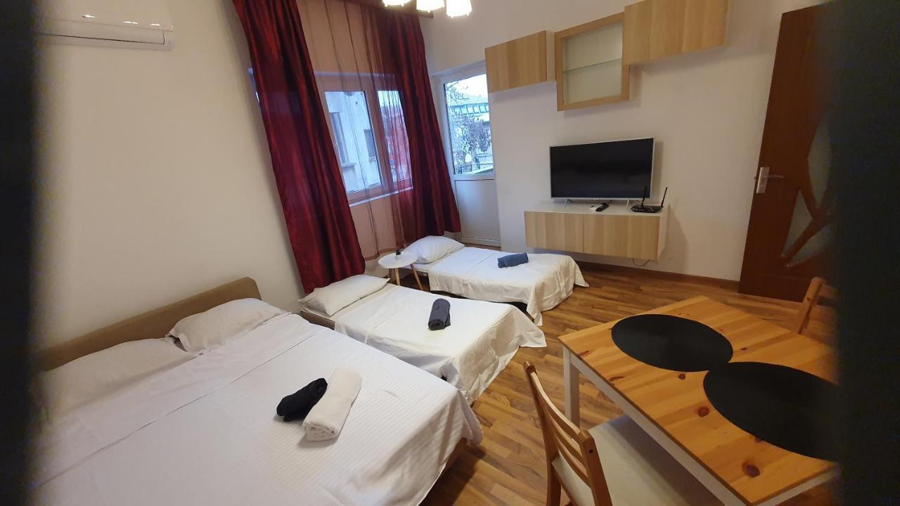 Ultracentral Apartament With Balcony - Old Town بوخارست المظهر الخارجي الصورة